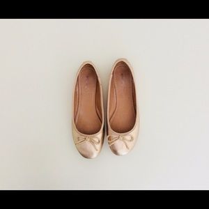 Nine West rose gold ballet flats. Size 6.5M